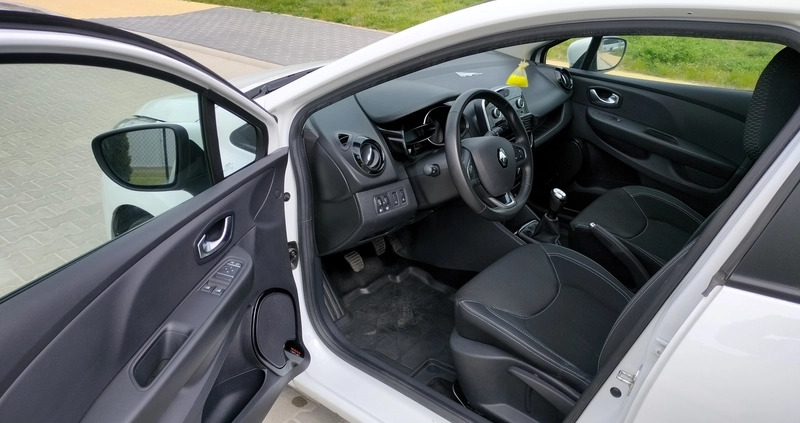 Renault Clio cena 29889 przebieg: 192500, rok produkcji 2019 z Węgrów małe 29